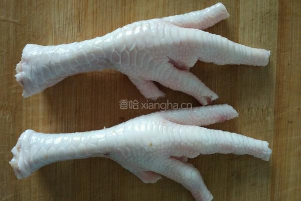 泡椒凤爪的做法图解1
