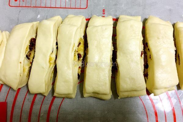 炼奶蔓越莓椰蓉面包的做法图解14