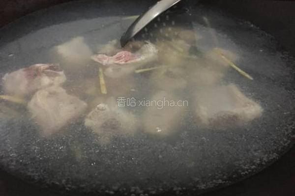 莲藕排骨汤的做法图解5