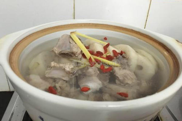 莲藕排骨汤的做法图解6