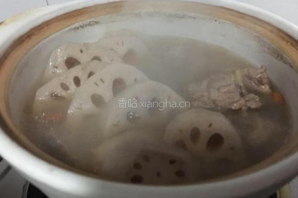 莲藕排骨汤的做法图解7
