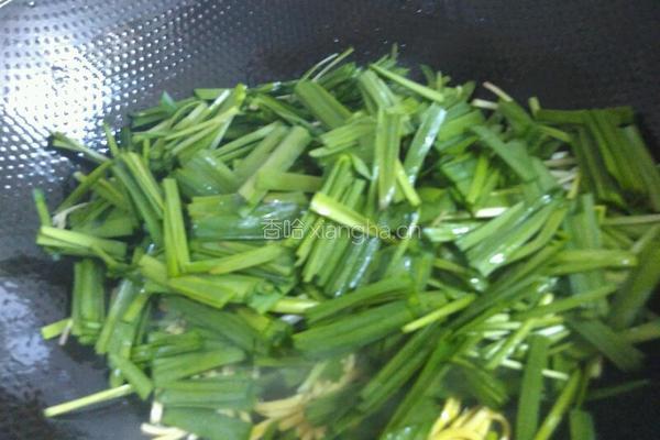 韭菜炒百叶的做法图解4