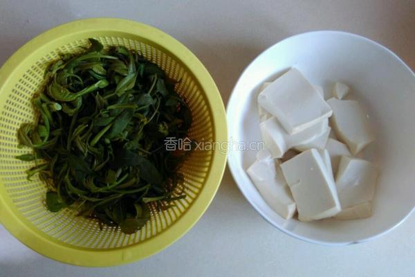 香椿拌豆腐的做法图解2