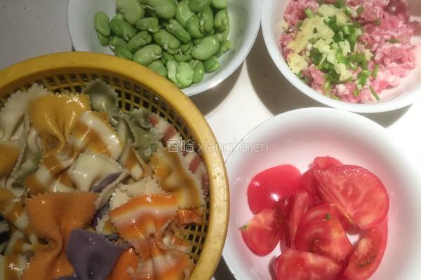 肉沫蚕豆鲜香蝴蝶面的做法图解2