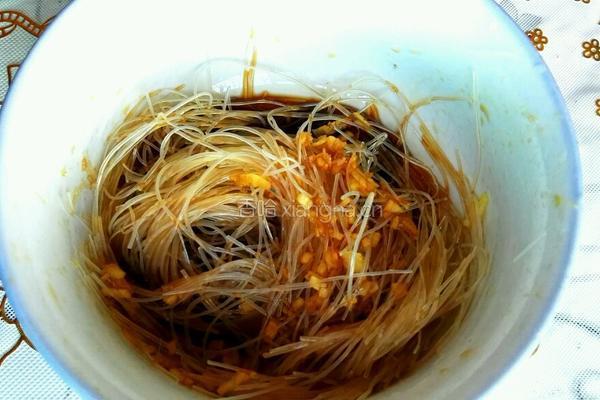 蒜蓉粉丝扇贝的做法图解3