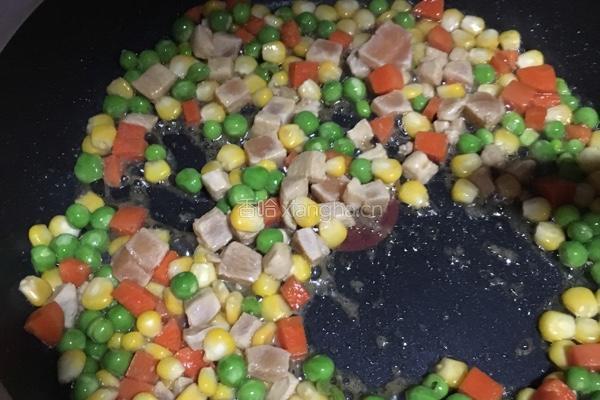 菠萝炒饭的做法图解8