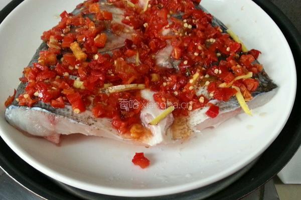 剁椒鱼头的做法图解6