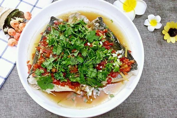 剁椒鱼头的做法图解9