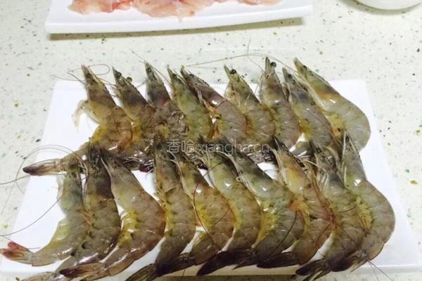 海鲜鱼片粥（美味营养丰富，口感极佳）的做法图解2