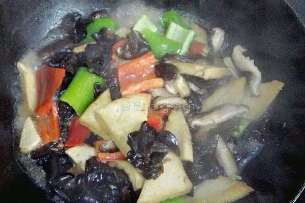 香菇烧豆腐的做法图解3