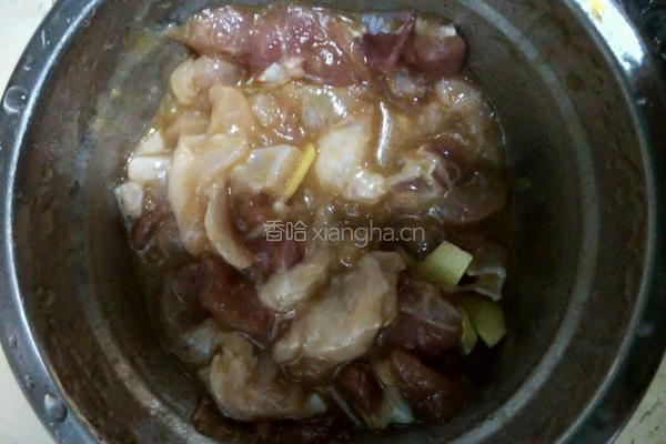 胡萝卜冬菇瘦肉粥的做法图解3