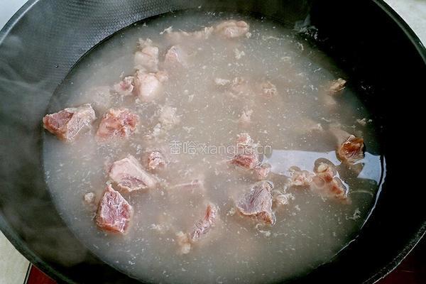 清炖牛肉萝卜汤的做法图解2