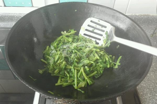 蒜香炒茼蒿的做法图解4