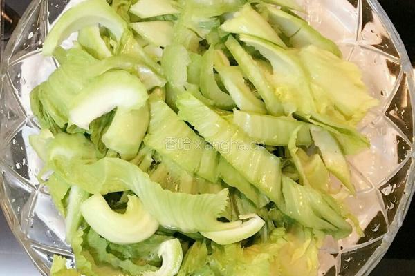 蒜蓉炒水东芥菜的做法图解1