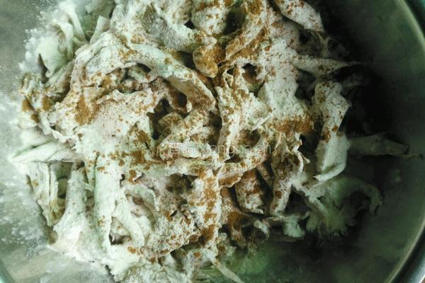 椒盐蘑菇的做法图解4