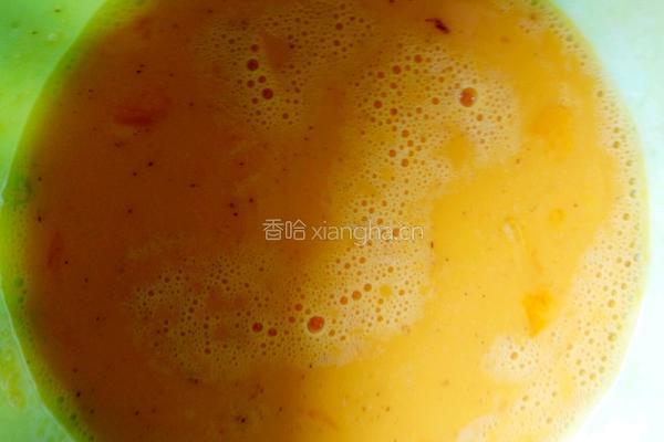 豌豆胡萝卜炒鸡蛋的做法图解3