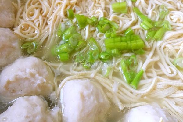 鱼丸干豆腐丝鲜汤的做法图解5