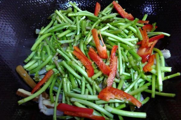芦蒿香干炒咸肉丝的做法图解4