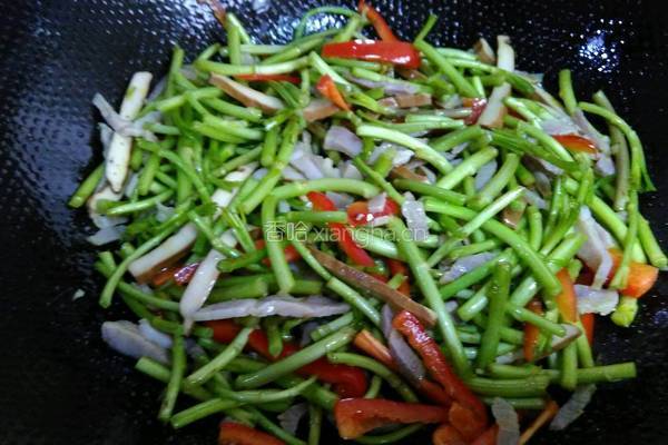 芦蒿香干炒咸肉丝的做法图解5