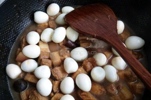 五花肉炖鹌鹑蛋的做法图解6