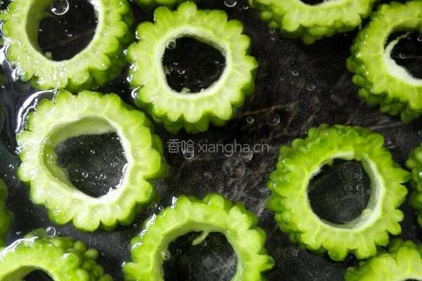 凉瓜大聚会的做法图解6