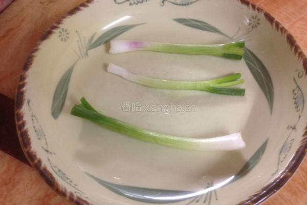 清蒸鲈鱼的做法图解2