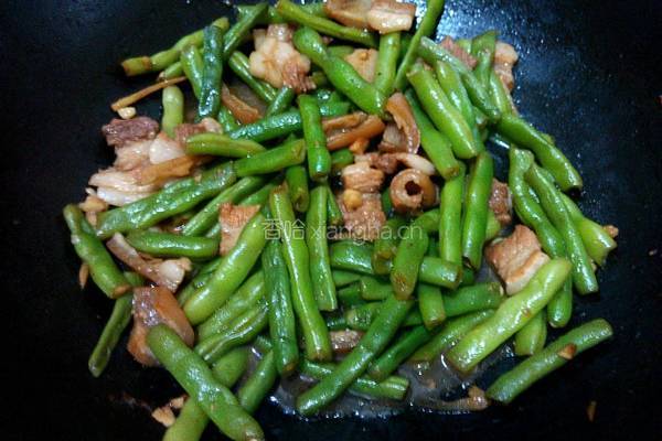 五花肉焖四季豆的做法图解6