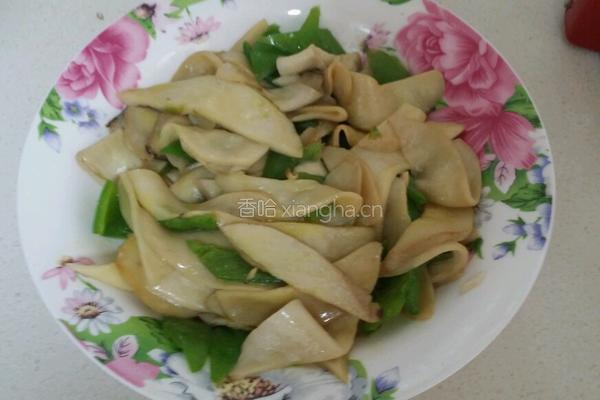 杏鲍菇炒尖椒的做法图解4