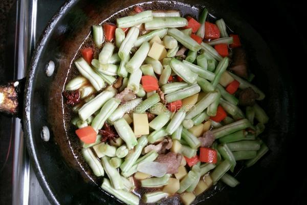 土豆烧芸豆的做法图解7