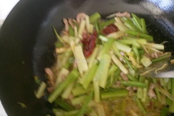 西芹炒肉的做法图解4