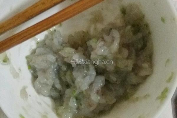 萝卜丝虾丸汤的做法图解2