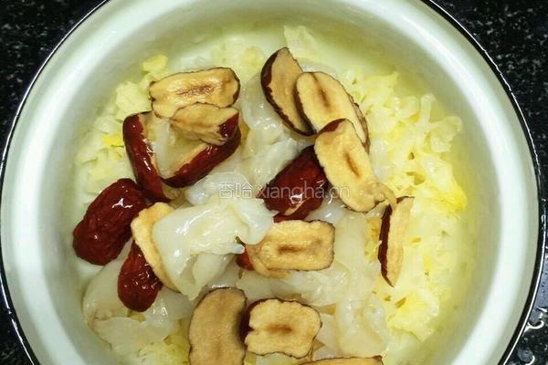 花胶雪耳炖奶的做法图解5