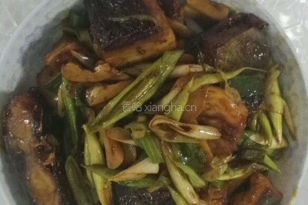 蒜爆腊鱼块的做法图解5