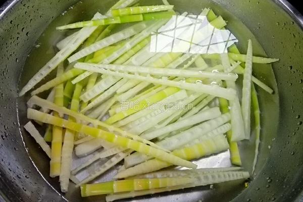 野笋炒腊肠的做法图解3