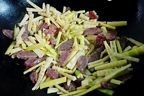 野笋炒腊肠的做法图解8