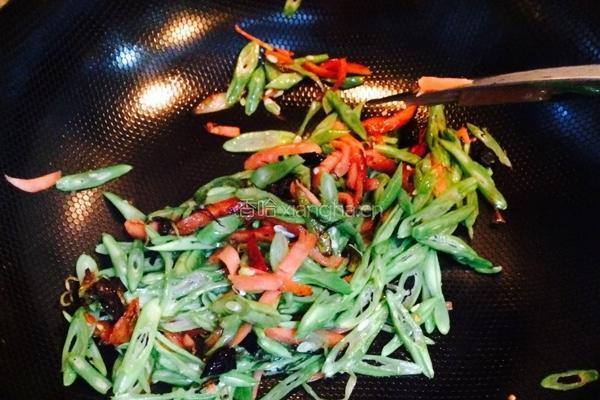 火腿炒四季豆的做法图解4