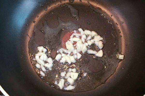 蒜蓉炒青瓜的做法图解3