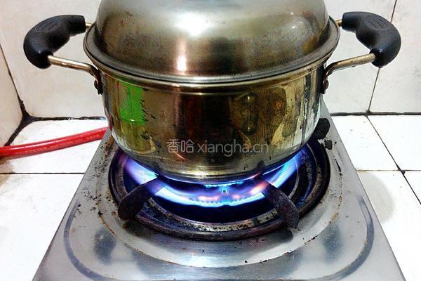 胡萝卜马蹄竹蔗水的做法图解4