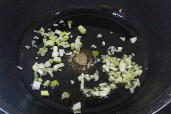 蒸肉炒酸菜的做法图解2