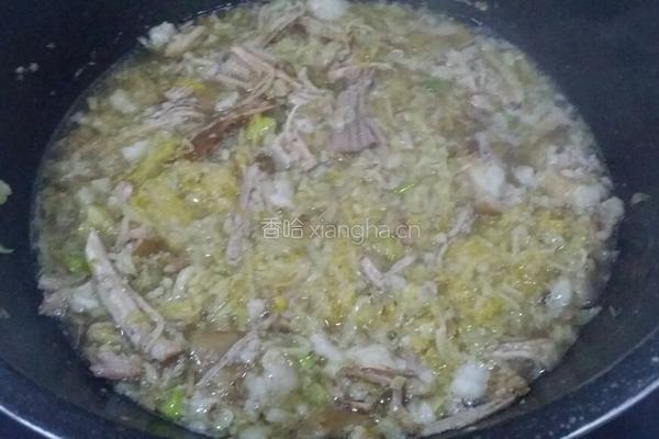 蒸肉炒酸菜的做法图解5