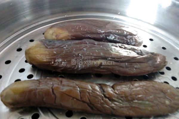 手撕蒜茄子的做法图解3