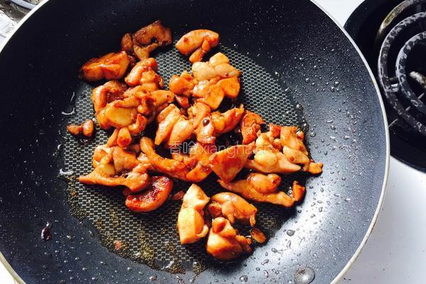 鸡肉蔬菜腊肠饭的做法图解4