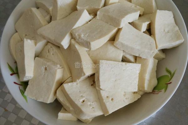豆腐炒鸡蛋的做法图解1