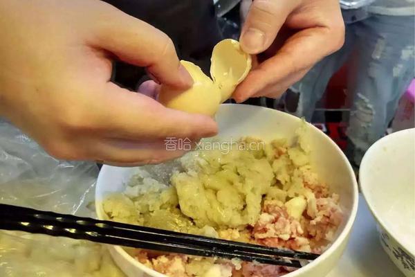 碧玉白菜鲜虾卷的做法图解3
