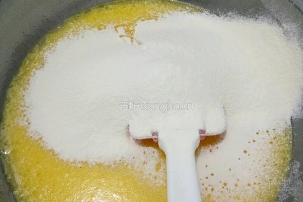 手绘草莓蛋糕卷的做法图解5