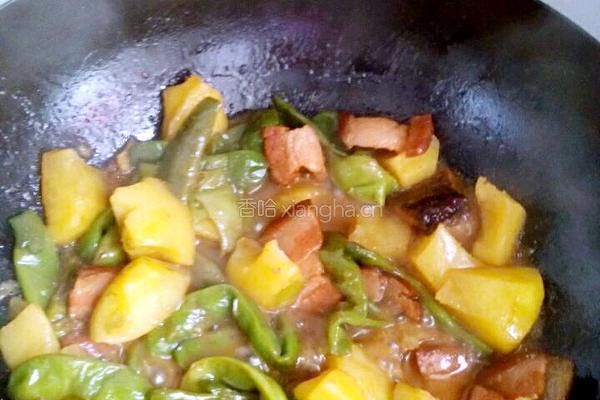 腊肉炖豆角土豆的做法图解2