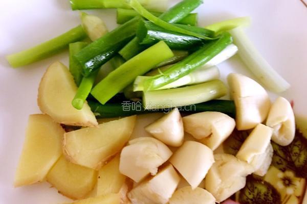 梅花肉烧蒜苔粉条的做法图解5