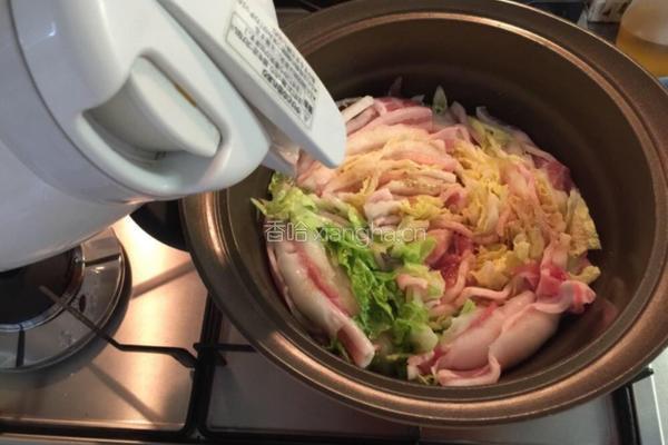 白菜梅花肉千层锅的做法图解7