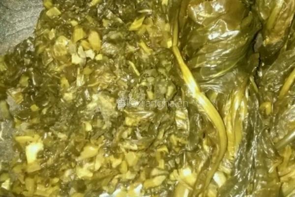 腊肉酸菜炒春笋的做法图解2