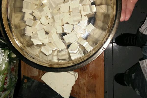 苔菜豆腐的做法图解1